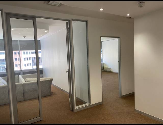 64M² OFFICE TO LET IN CAPE TOWN CITY CENTRE